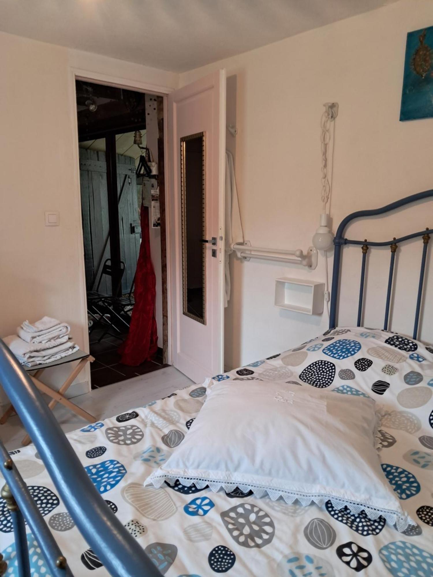 Le Buisson De La Gariole Bed and Breakfast Aubigny-sur-Nère Kamer foto